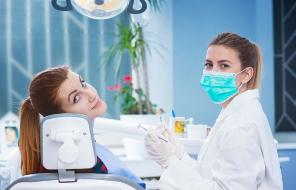 Family Dentistry FAQ: Who Should Get An Oral Cancer Screening?